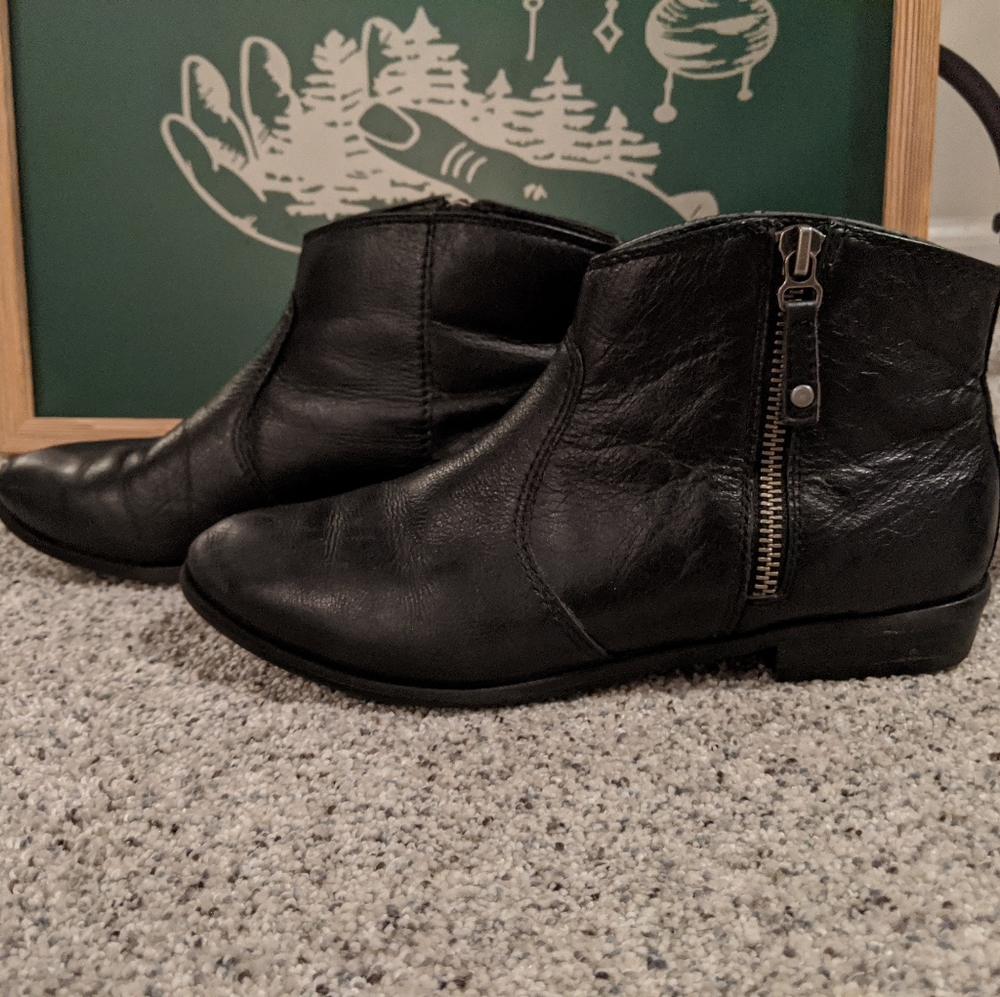 Aldo side zip bootie